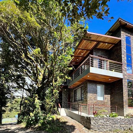 Cougar Monteverde Exterior photo