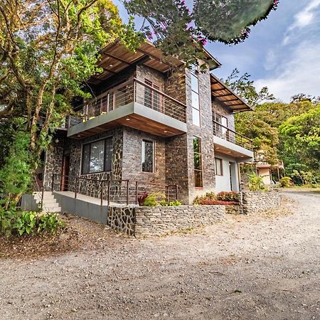 Cougar Monteverde Exterior photo